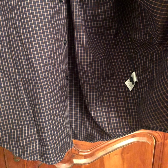 Classic button down - Picture 5 of 7